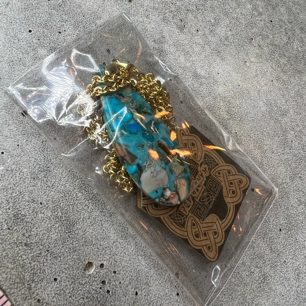 Natural stone necklace on gold tone chain - Picture 12 of 13